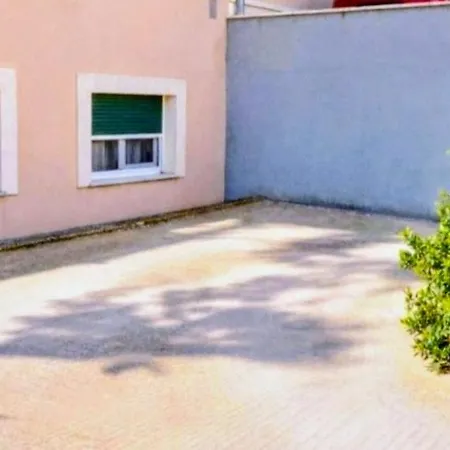 Appartement 2br With Sea View, Terrace&free Parking Near